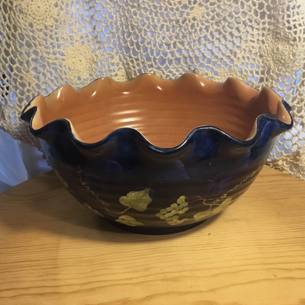 Design Pac Inc. Pottery 10.5" Ruffled Bowl 5.25" Deep Microwave Dishwasher Safe